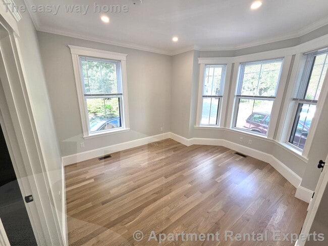 Photo - 170 Webster Ave