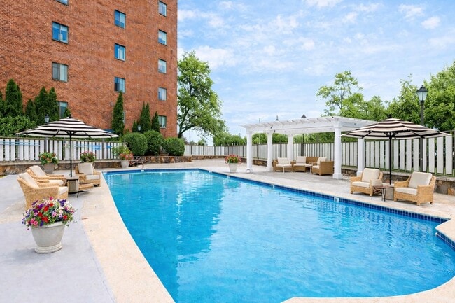 Photo - Ocean Point Apartments