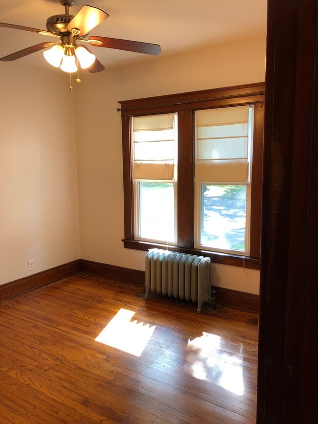 Photo - 1372 Amherst St Unit Lower Front