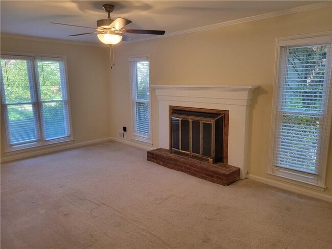 Photo - 1373 Camden Walk