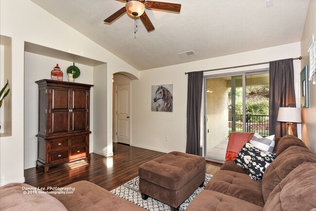 Photo - 2605 E Hilltop Ledge Dr