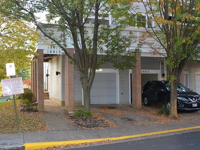 Building Photo - 18013 Royal Bonnet Cir Rental