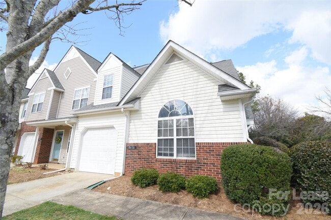 Building Photo - 8616 Robinson Forest Dr