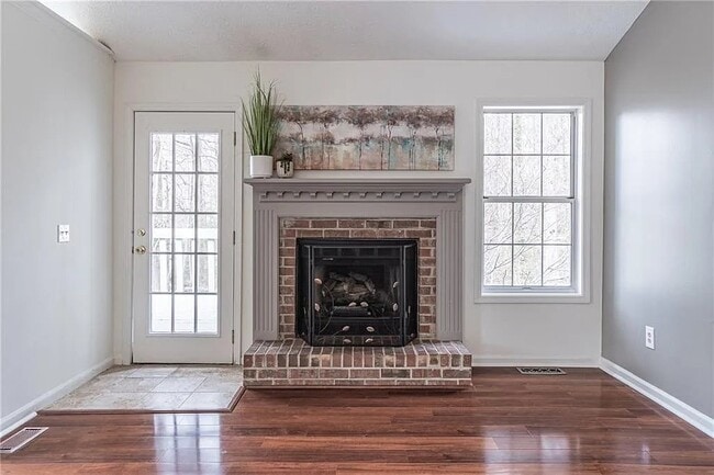 Photo - 1710 Omie Way