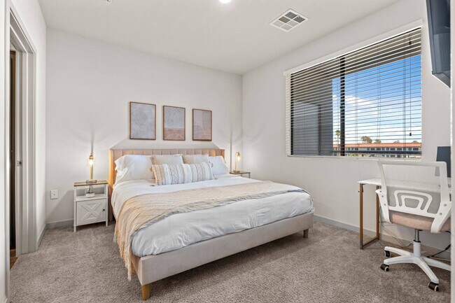 Photo - 711 W Broadway Rd Unidad ID1366979P