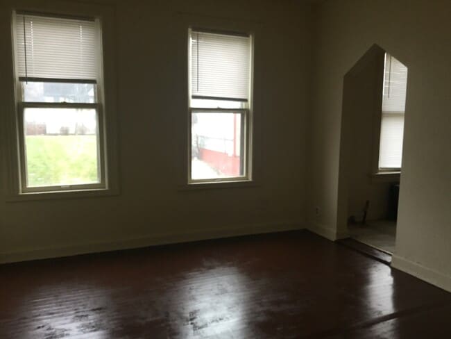 Building Photo - 1120-22 W Hadley St Unit Lower Rear