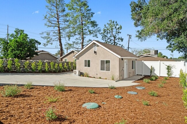 Building Photo - 1318 Malachite Ave Unit B Rental