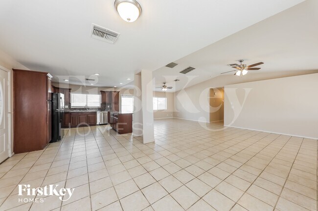 Photo - 11740 N 80th Dr