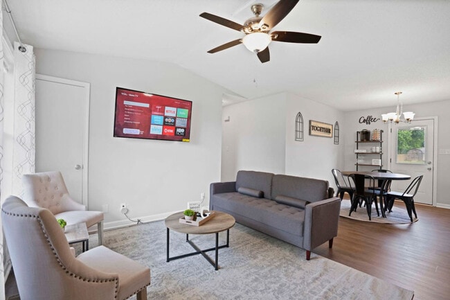 Building Photo - 3415 Oak Lawn Dr Rental