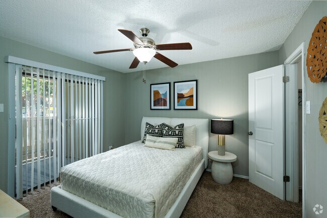 1BD, 1BA - 650SF - Bedroom