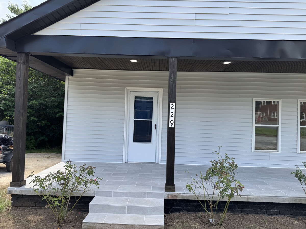 Photo - 229 Lewis St