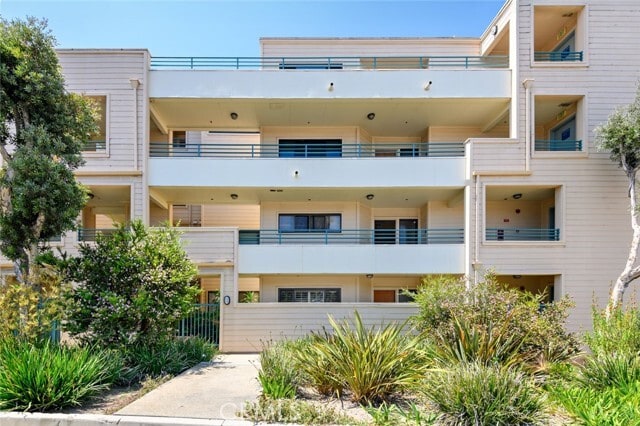 Building Photo - 110 The Village Unit 101 Rental