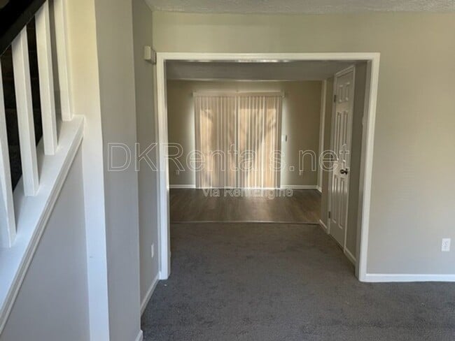 1092 Dassow Ct