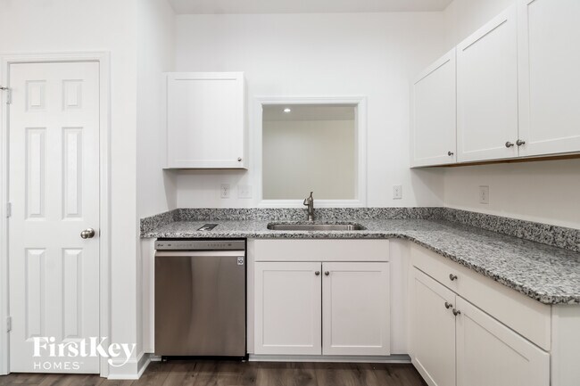 Photo - 1818 Yarbrough Drive