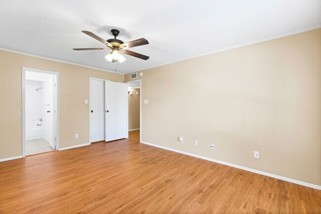 Building Photo - 14777 Wunderlich Dr Unit 1506