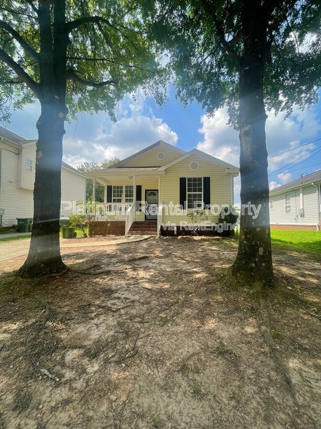 Photo - 22 Weyman Ave SW