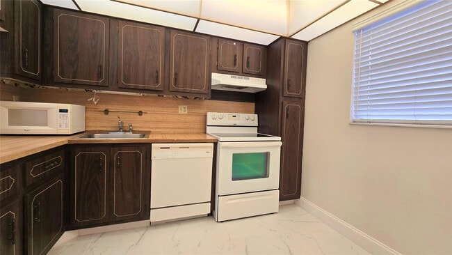 Photo - 8421 Lagos De Campo Blvd Unit 106