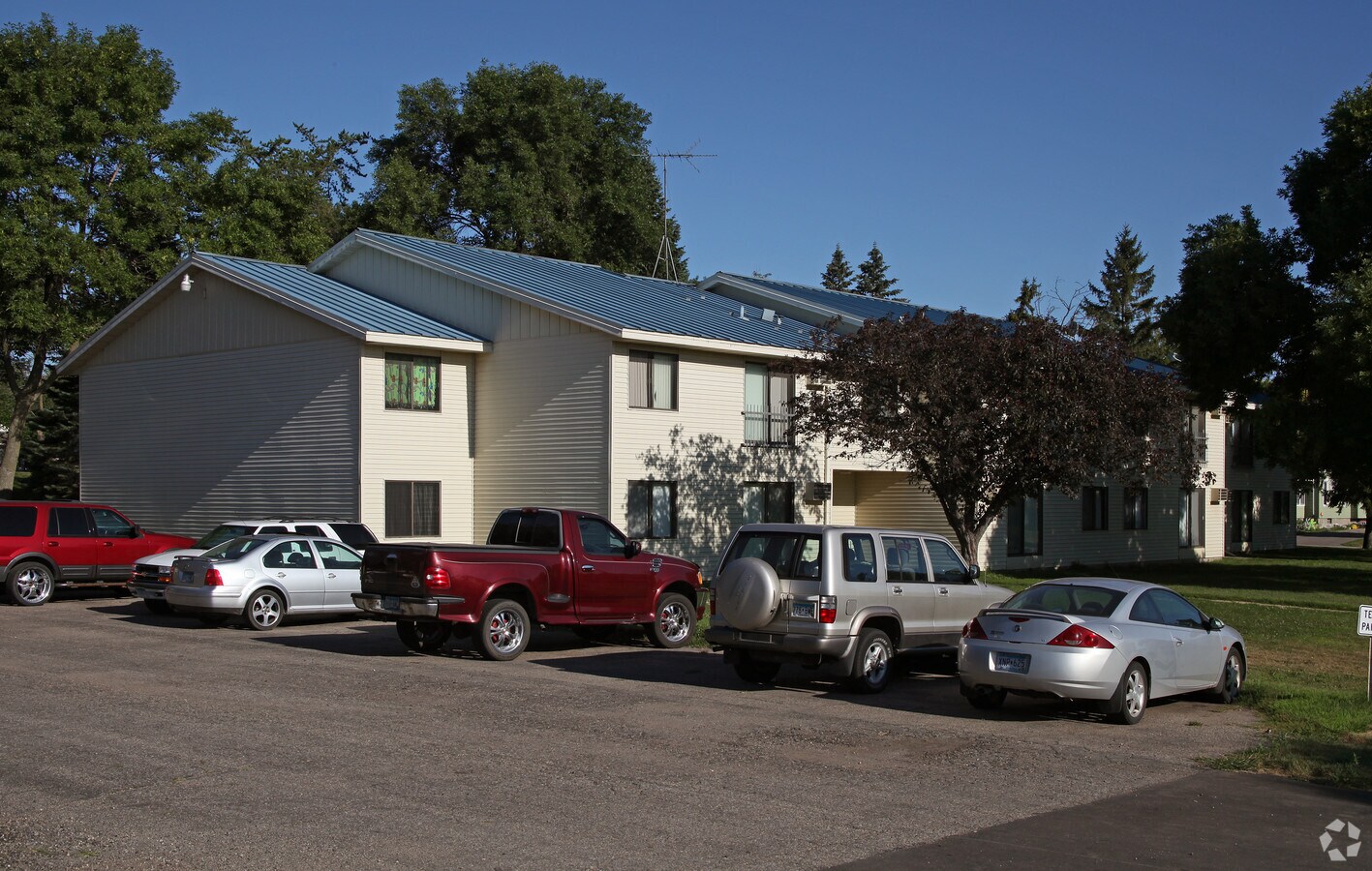 Photo - Meadowbrook Apartments