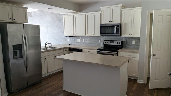 Photo - 2099 Commons Cir Dr