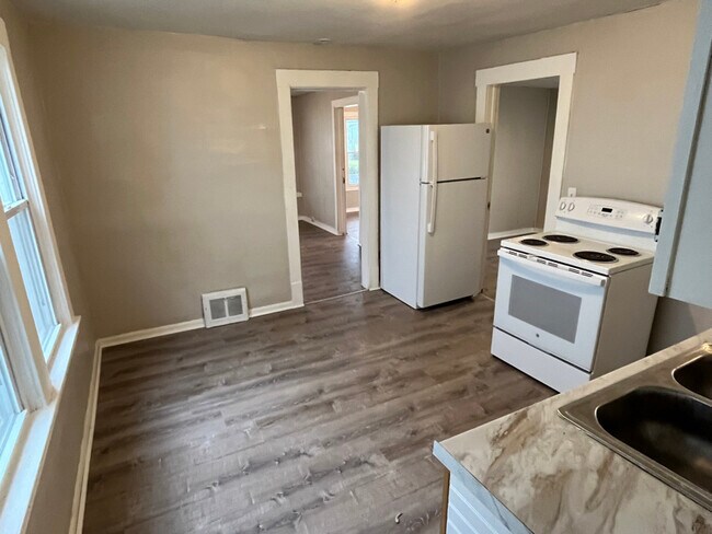 Photo - 7006 Worley Ave Unidad Down