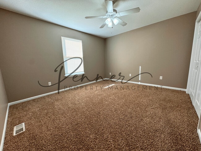 Photo - 1015 NW Willow Dr