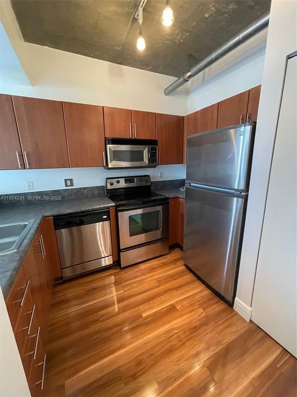 Photo - 455 NE 25th St