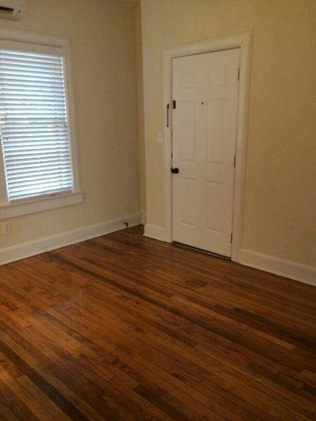 Photo - Margaret's Manor 917-A Unidad 917-A SW 5th Ave