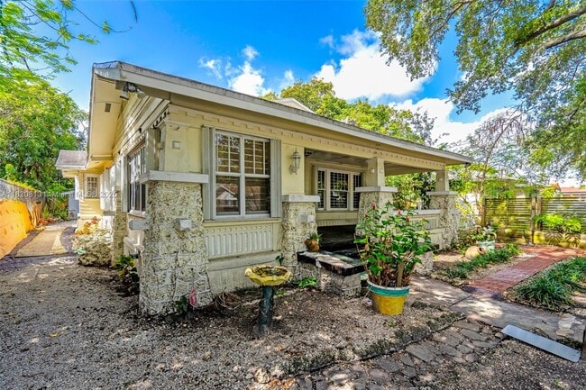 Photo - 176 NE 50th St Casa