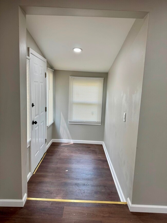 Photo - 5169 Glenis St