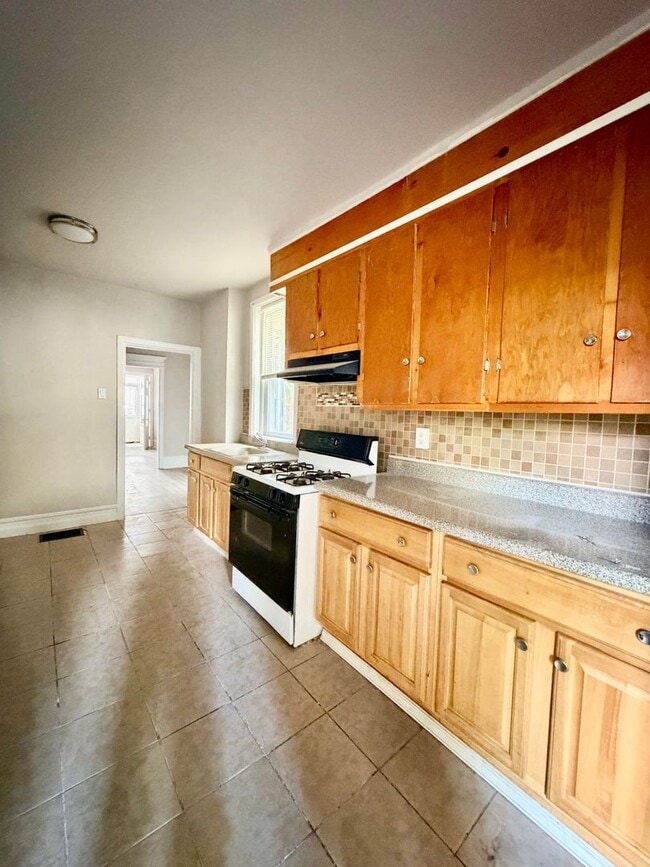 Photo - 27 N Edgewood St