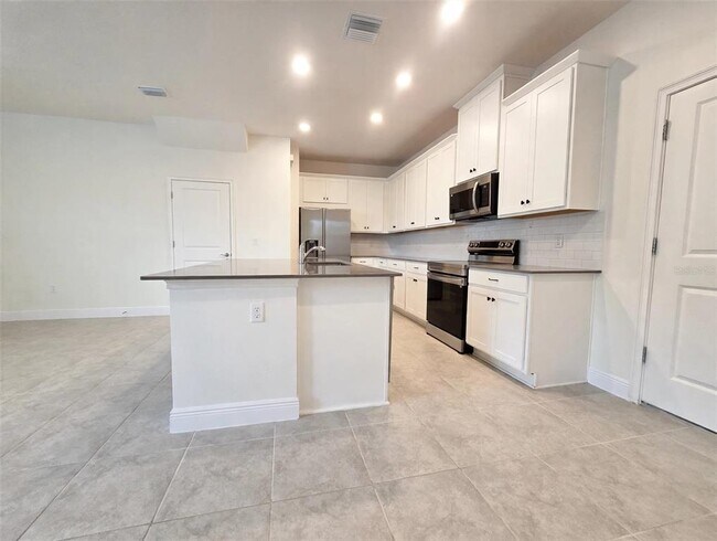 Photo - 3890 Knotty Pne St