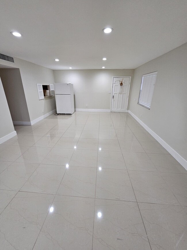 Photo - 3307 NW 108th Dr Unidad 1