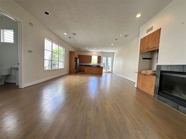 Photo - 2713 Crawford St