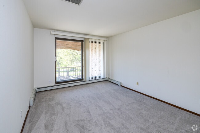 2BR, 2BA - 1,117SF - Bedroom