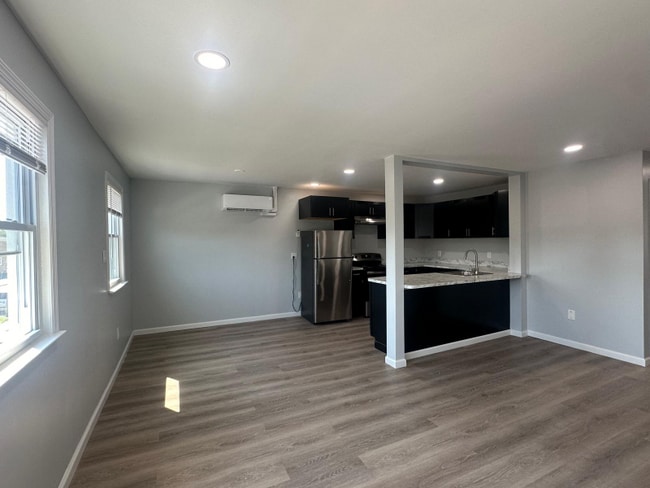 Photo - 1914 N Missouri Ave Unit 1