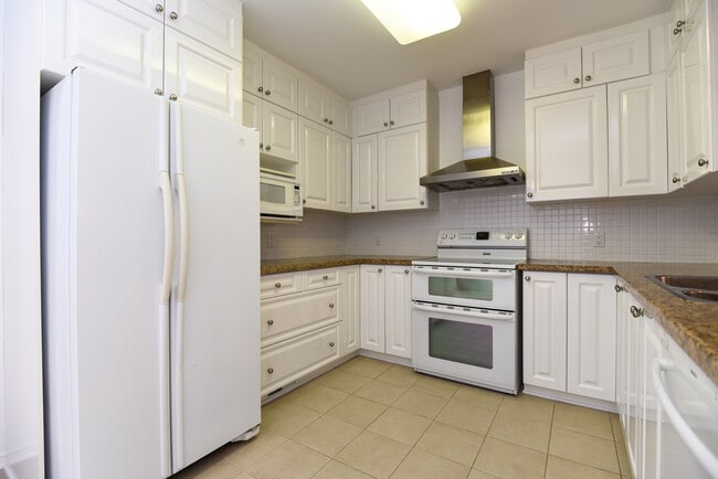 Photo - 3 story townhouse