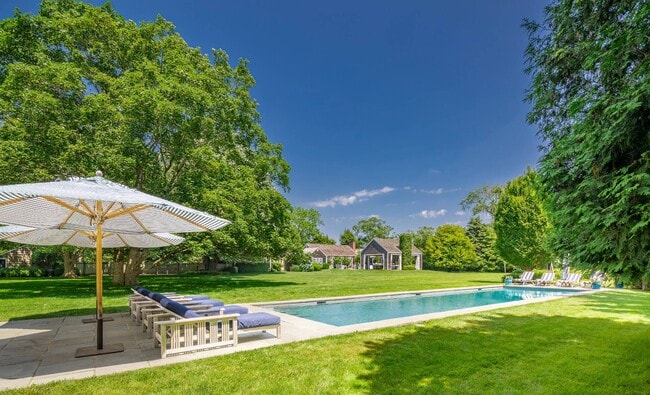 Building Photo - 265 Mecox Road