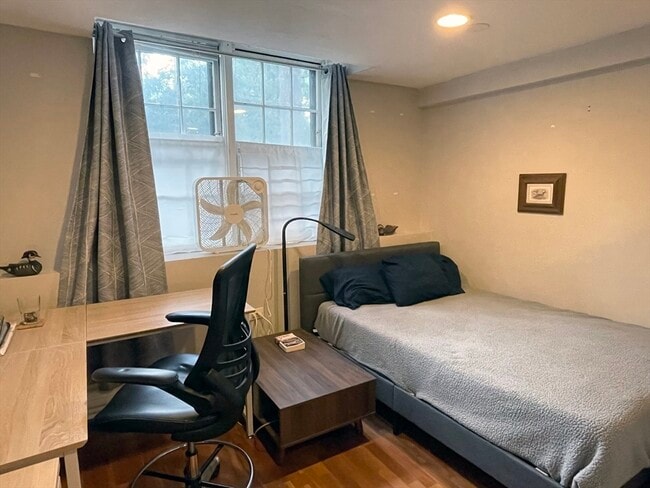 Photo - 50 Follen St Unit 4