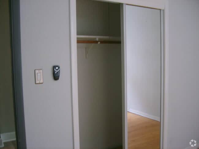Building Photo - 110 Bidwell Pkwy Rental