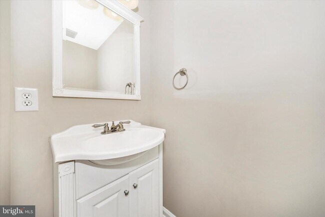 Photo - 103 Savannah Ct