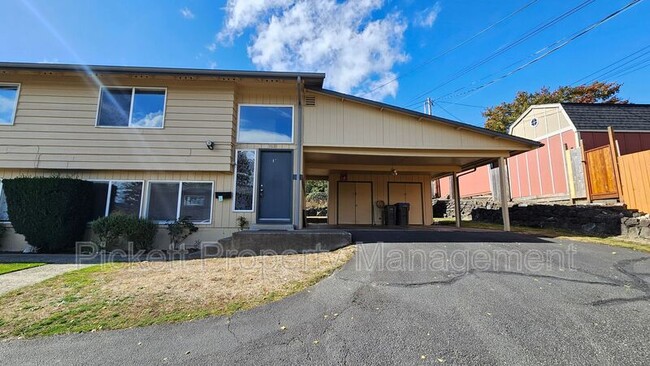 Photo - 1621 Trenton Ave