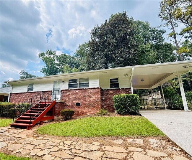 Building Photo - 986 Biltmore Dr NE Rental