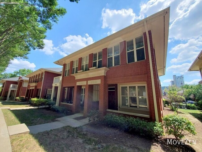 Photo - 526 E 9th St