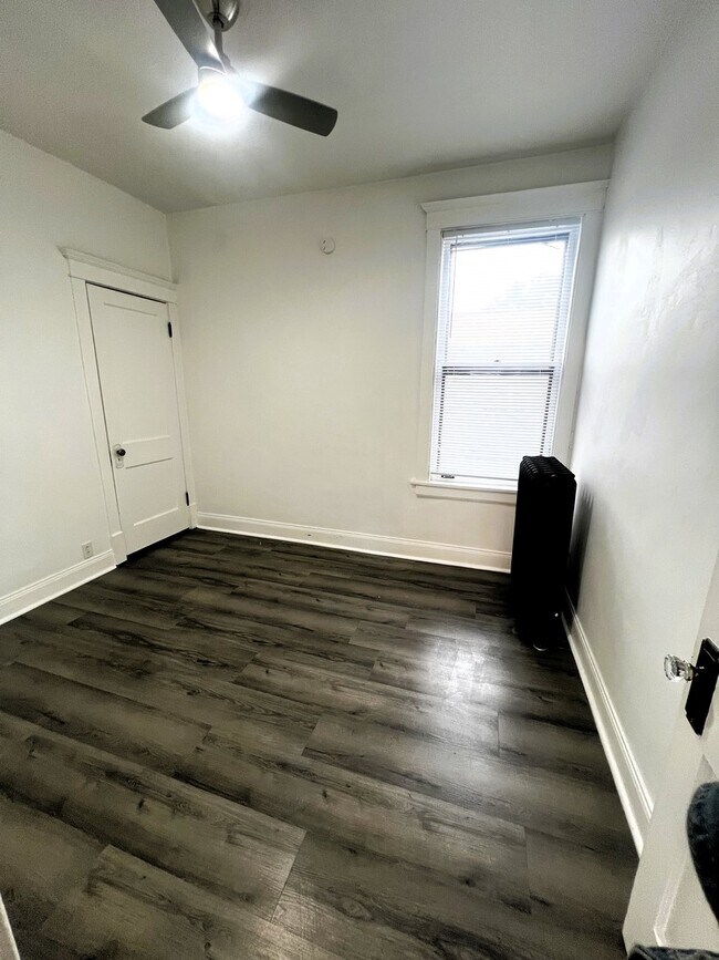 Photo - 5461 W Haddon Ave Unit 2
