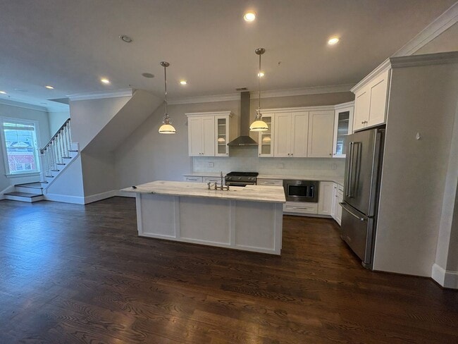 Photo - Amazing Top Floor, 2BR, 2BA with Private Rooftop and Garage parking! A Must see!!