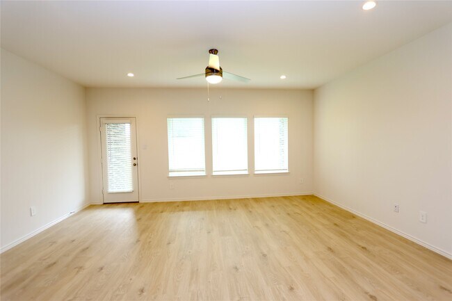 Photo - 1606 Cedar Pointe Ct