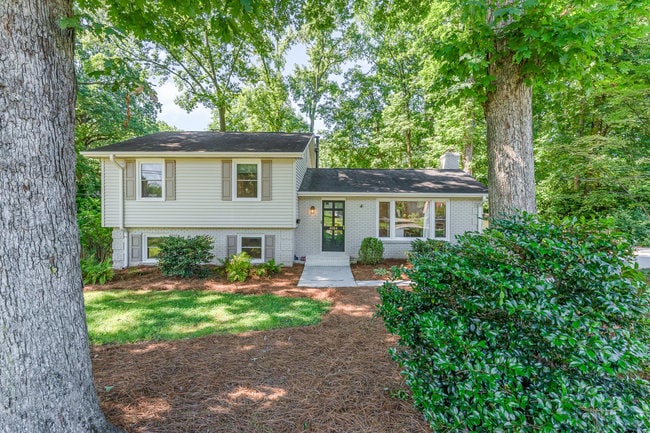 Photo - 4014 Sulkirk Rd