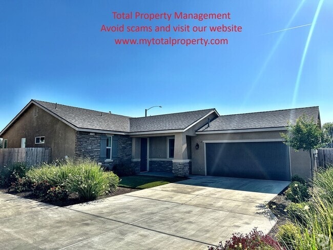 Building Photo - 3706 W Rialto Ave Rental