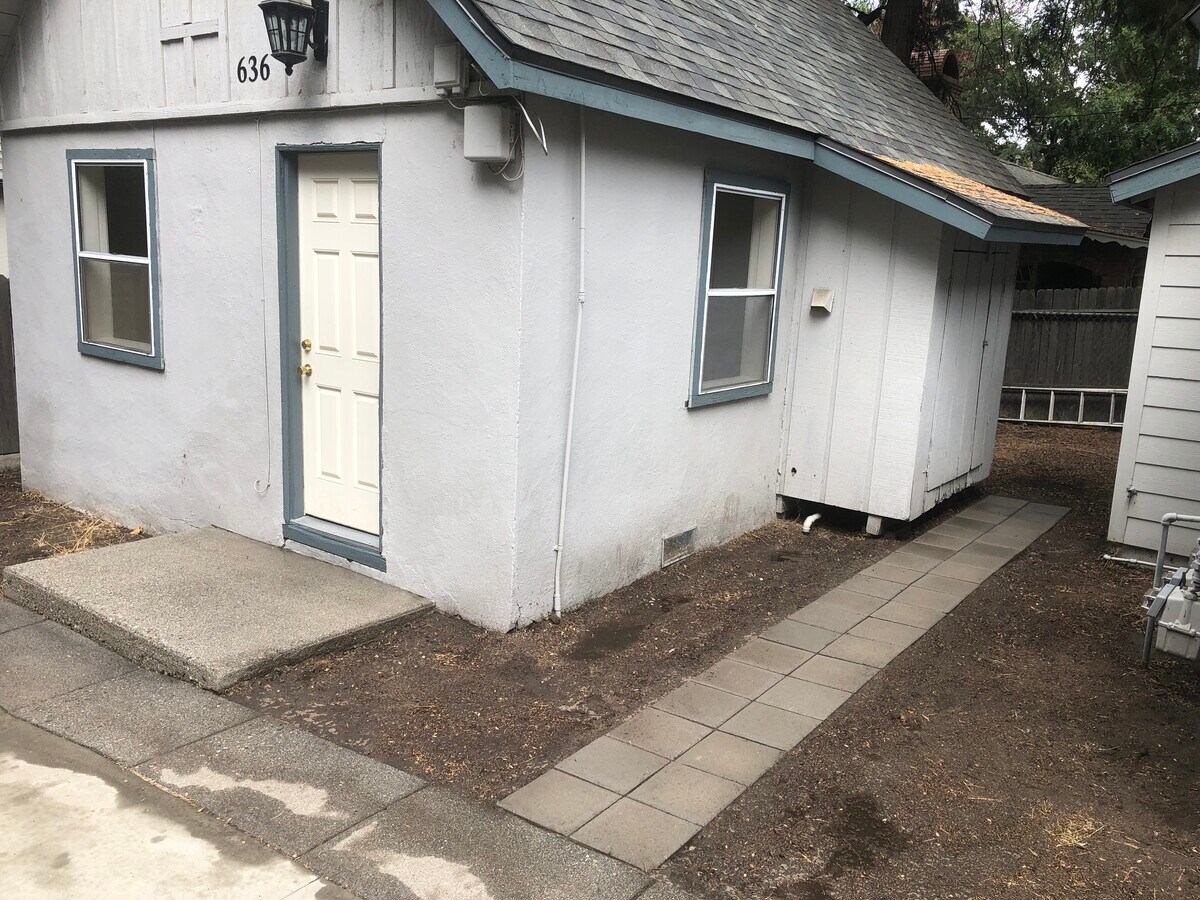 Photo - 636 Lee Bert Way