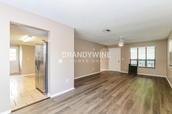 Photo - 9319 8th Ave